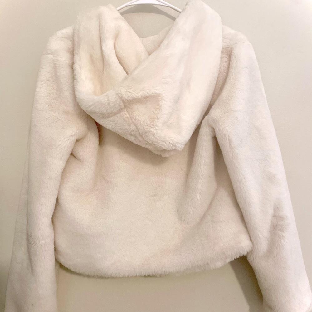 White, fluffy Aeropostale jacket in size small